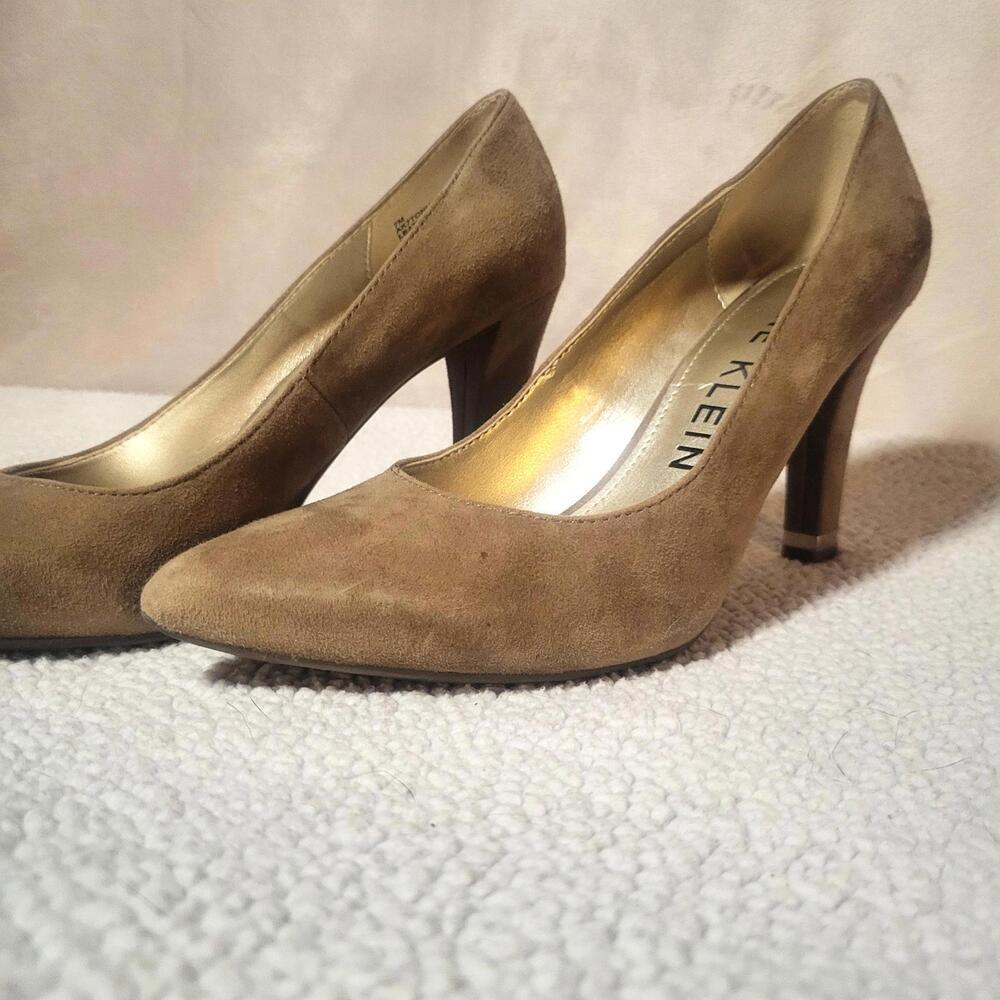 Anne Klein Flex Tonia Rich Tan Suede Leather Pumps 3.5" Heel - Size 7